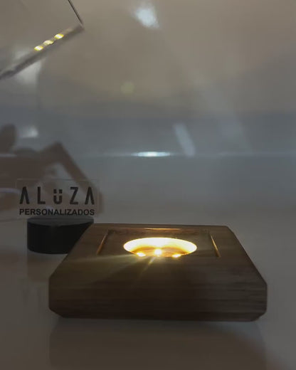Cubo de cristal 3D con foto de pareja grabada y frase de aniversario, iluminado con luz LED cálida
